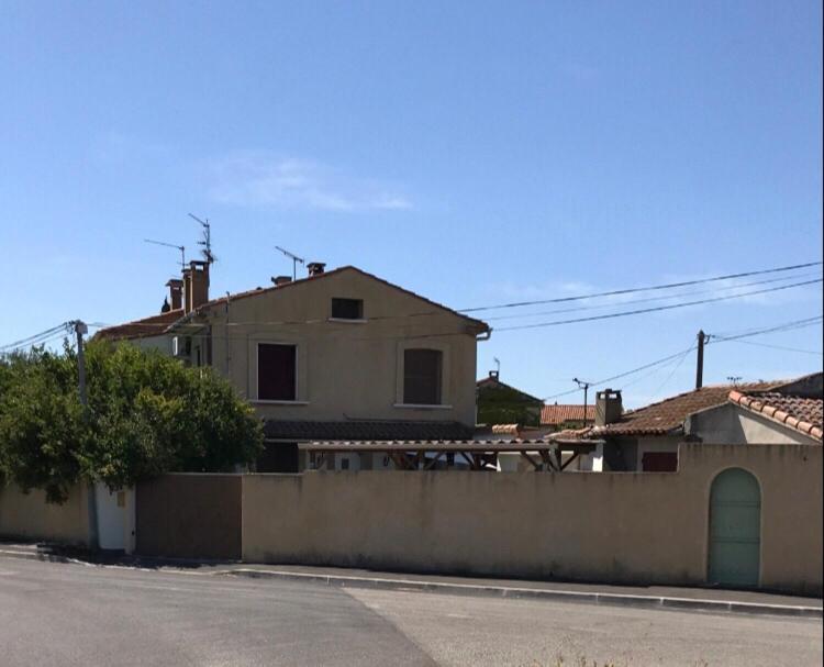 Confort Avec Parking Ferme